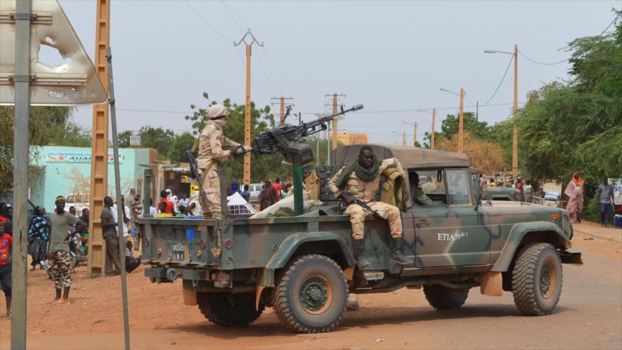 Ataque armado a un pueblo en Malí se salda con casi cien muertos | HISPANTV