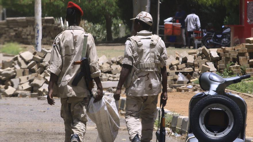 Miembros de las Fuerzas de Apoyo Rápido sudanesas en Jartum, la capital de Sudán, 10 de junio de 2019. (Foto: AFP)