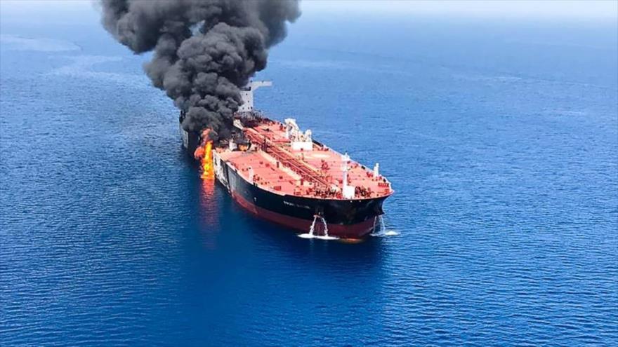 El buque cisterna Front Altair que sufrió un siniestro en el mar de Omán, 13 de junio de 2019. (Foto: AFP)