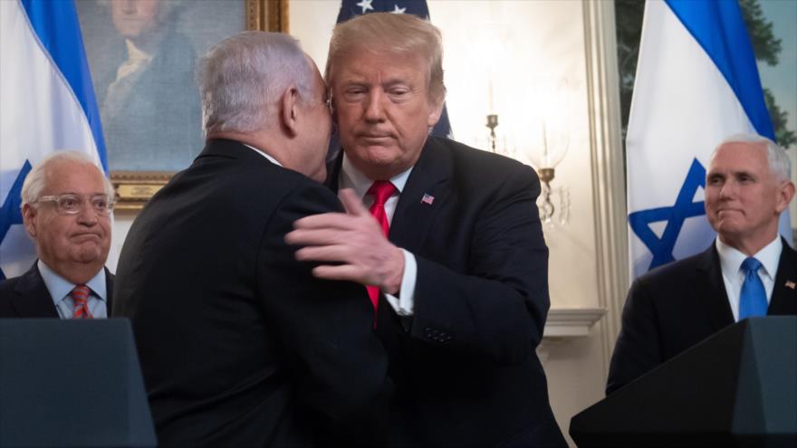 El presidente de EE.UU., Donald Trump (dcha.), y el premier israelí, Benjamín Netanyahu, en la Casa Blanca, 25 de marzo de 2019. (Foto: AFP)