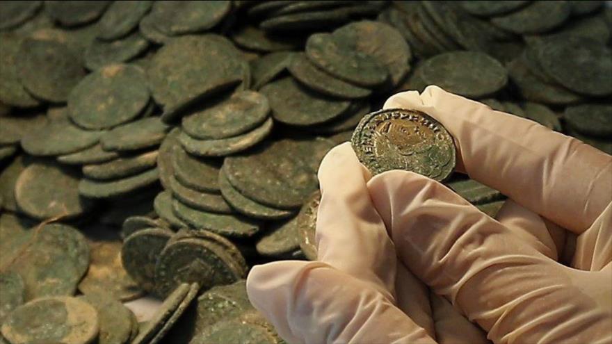 Arqueólogos encuentran moneda de época de Jesús en Palestina | HISPANTV