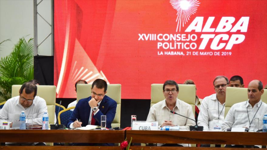 El canciller cubano, Bruno Rodríguez (centro), habla en una cumbre de ALBA-TCP, La Habana, capital de Cuba, 21 de mayo de 2019. (Foto: AFP)