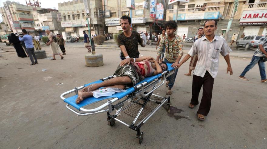 Hombre herido en un ataque aéreo saudí en la ciudad de Al-Hudayda (oeste de Yemen), 2 de agosto de 2018. (Foto: Reuters)