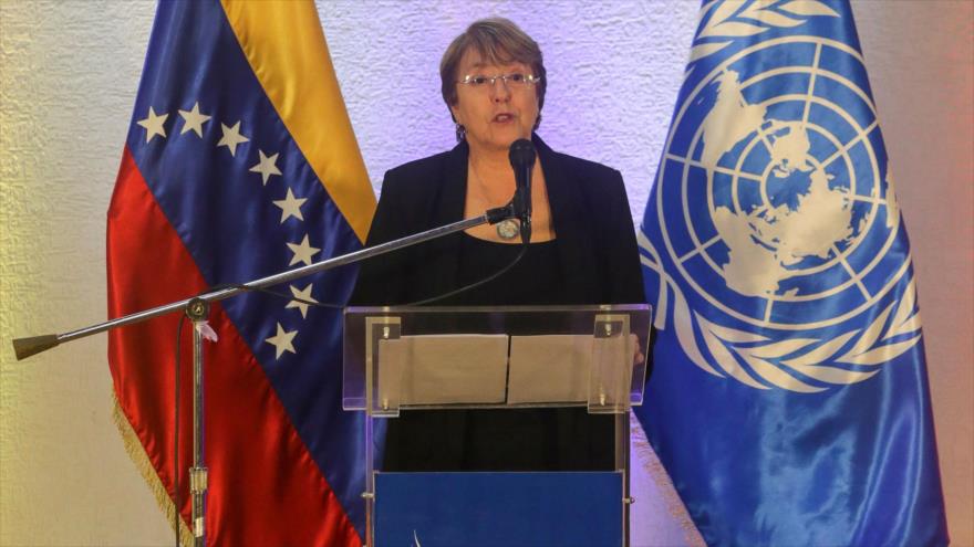 La alta comisionada de la ONU para los Derechos Humanos, Michelle Bachelet, habla en una rueda de prensa en Caracas, capital venezolana, 22 de junio de 2019.