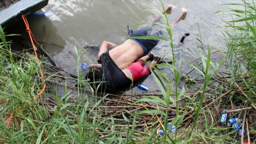 Un migrante y su hija pierden la vida de camino a EEUU