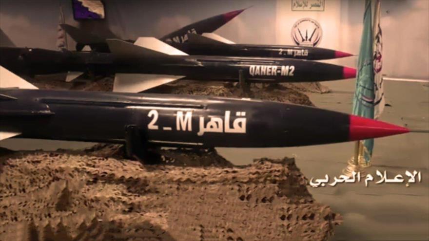 Misiles balísticos Qaher M-2, de fabricación yemení, presentados en Saná, capital de Yemen.