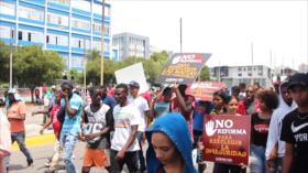Se manifiestan en R. Dominicana contra la reforma constitucional