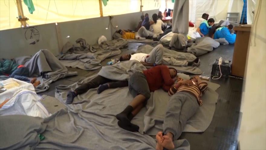 El barco humanitario de Sea-Watch 3 llega a Italia