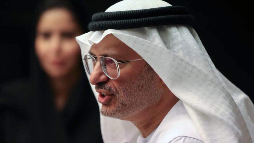 Ministro emiratí de Exteriores, Anwar Gargash, ofrece una rueda de prensa, Dubái, 15 de mayo de 2019. (Foto: AFP)