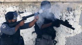 Vídeo: Fuerzas israelíes atacan a palestinos en Al-Quds