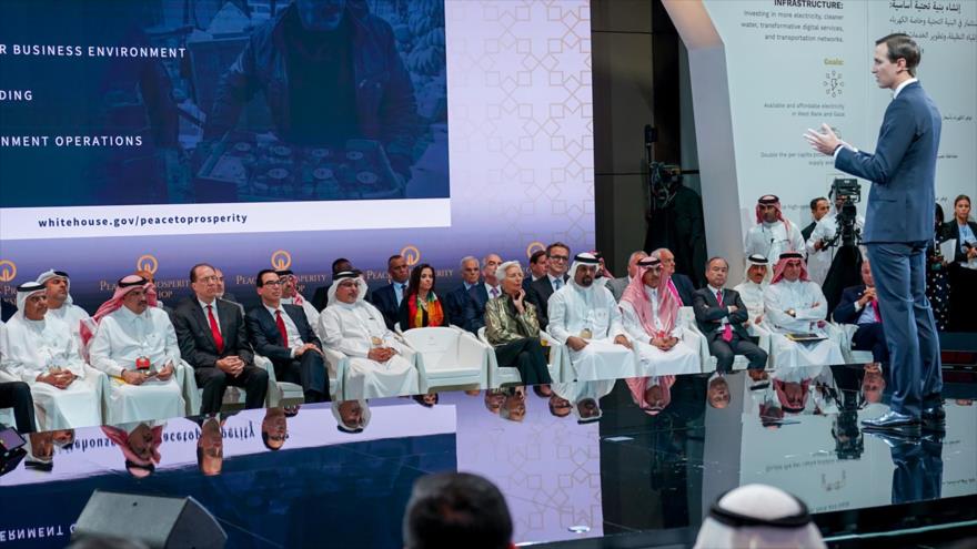 Jared Kushner, asesor y yerno del presidente de EE.UU., habla en el foro proisraelí de Baréin, Manama, 25 de junio de 2019.