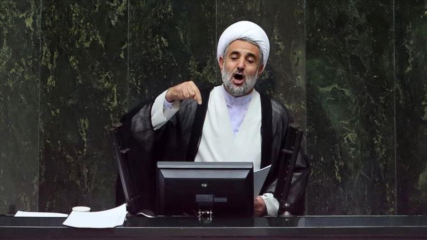 Presidente de la Comisión de Seguridad Nacional y Política Exterior del Parlamento de Irán, el hoyatolislam Moytaba Zonnuri.