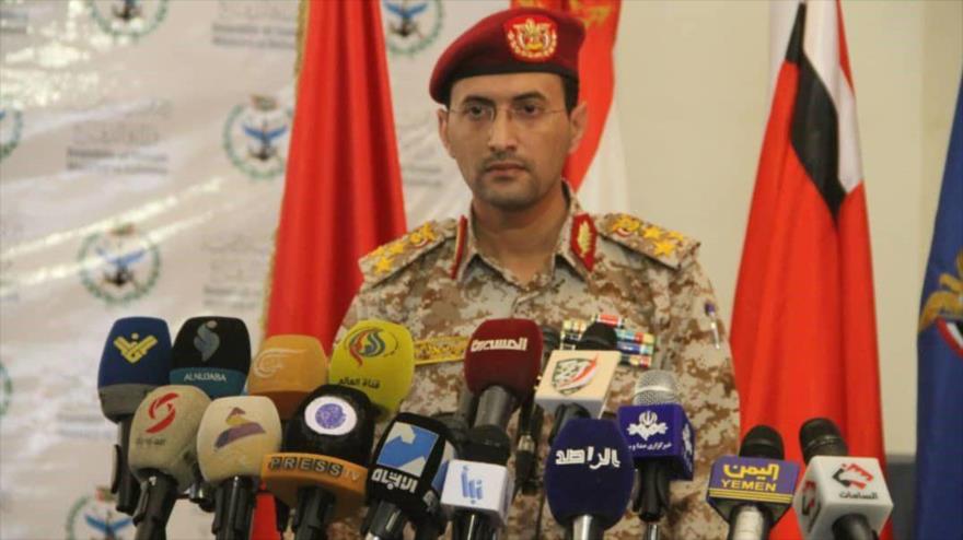 El portavoz del Ejército yemení, el general Yahya Sari, durante una rueda de prensa.