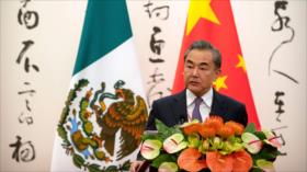 China pide confrontar la injerencia militar en Venezuela