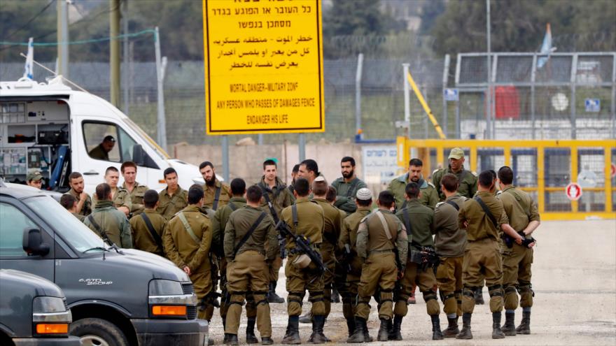 Los soldados israelíes desplegados cerca de los altos de Golán, 23 de marzo de 2019. (Foto: AFP)