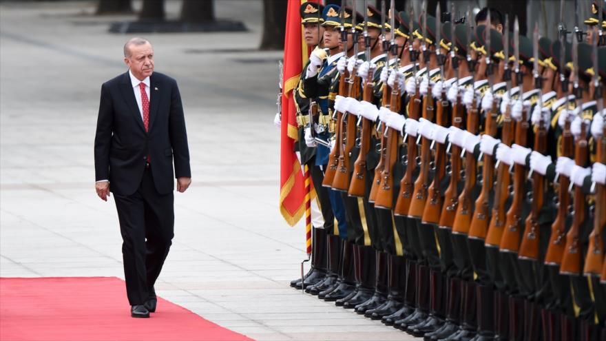 El presidente de Turquía, Recep Tayyip Erdogan, en una visita a Pekín, 2 de julio de 2019. (Foto: AFP)