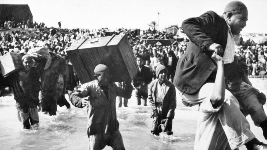 Cientos de miles de palestinos que fueron expulsados de sus territorios por el régimen de Israel tras la guerra de mayo de 1948.