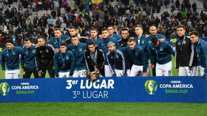 El equipo de Argentina logra el tercer puesto de la Copa América 2019 tras vencer 2-1 a Chile en Sao Paulo, Brasil, 6 de julio de 2019. (Foto: AFP) 