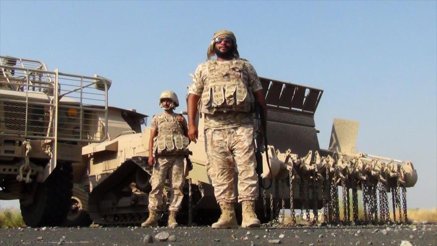 Soldados emiratíes en la base aérea de Al-Anad en el suroeste de la provincia yemení de Lahach, 4 de octubre de 2015. (Foto: AFP)
