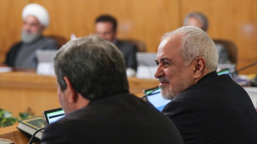 El ministro de Exteriores de Irán, Mohamad Yavad Zarif, en una reunión del gabinete iraní en Teherán, capital persa, 26 de junio de 2019. (Foto: AFP)