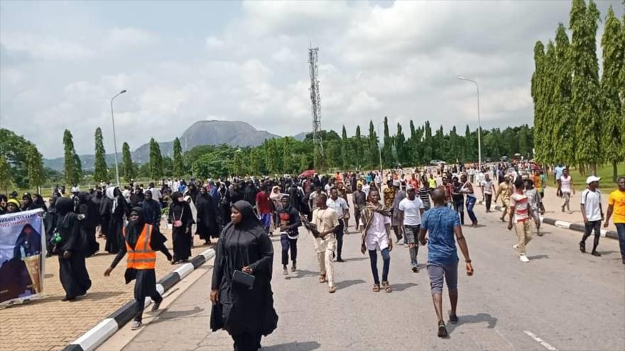 Policía de Nigeria dispara a los manifestantes pro Al-Zakzaky