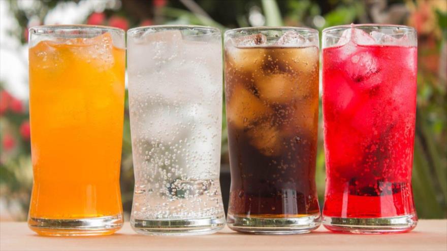 Nuevo estudio muestra que las bebidas azucaradas podrían provocar cáncer. 
