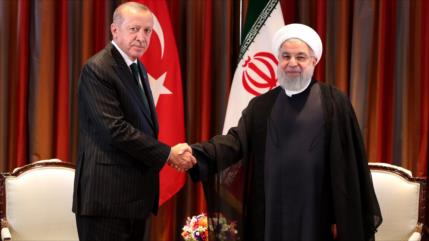 Turquía agradece a Irán su apoyo tras el golpe militar de 2016