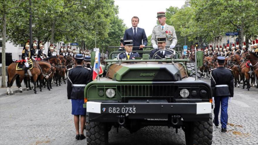 Vídeo: Abuchean a Macron durante la fiesta nacional de Francia