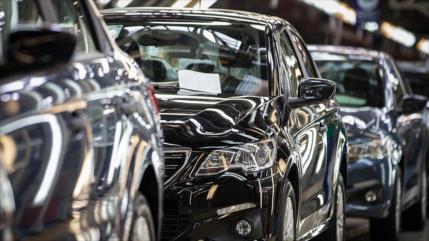 Irán inaugura línea de producción de Peugeot 301, sin Francia