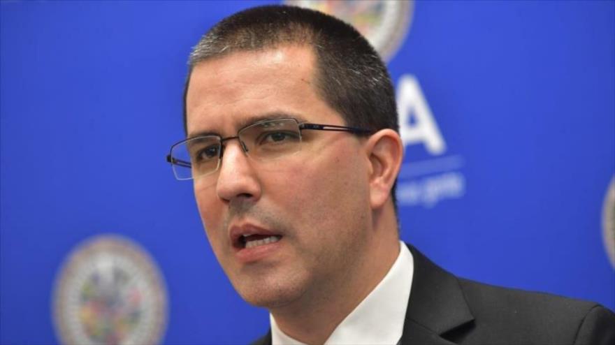 El canciller venezolano, Jorge Arreaza, habla durante una rueda de prensa en Washington, 6 de junio de 2018.