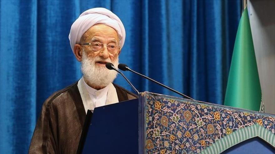 El ayatolá Mohamad Emami Kashani pronuncia su sermón del rezo colectivo del viernes en Teherán, capital de Irán, 19 de julio de 2019. (Foto: Tasnim)