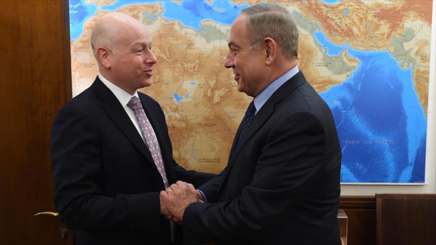 El enviado especial de EE.UU. para Oriente Medio, Jason Greenblatt (izq.), y el premier israelí, Benjamín Netanyahu.
