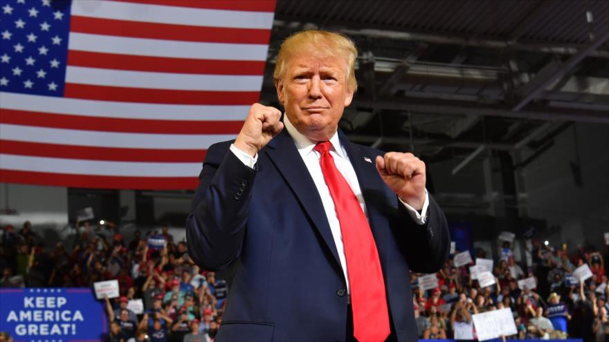 El presidente de EE.UU., Donald Trump, llega a un mitin electoral, Greenville, Carolina del Norte, 17 de julio de 2019, (Foto: AFP)