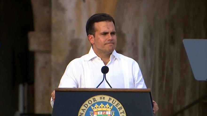Rosselló dice que permanecerá en su cargo a pesar de protestas