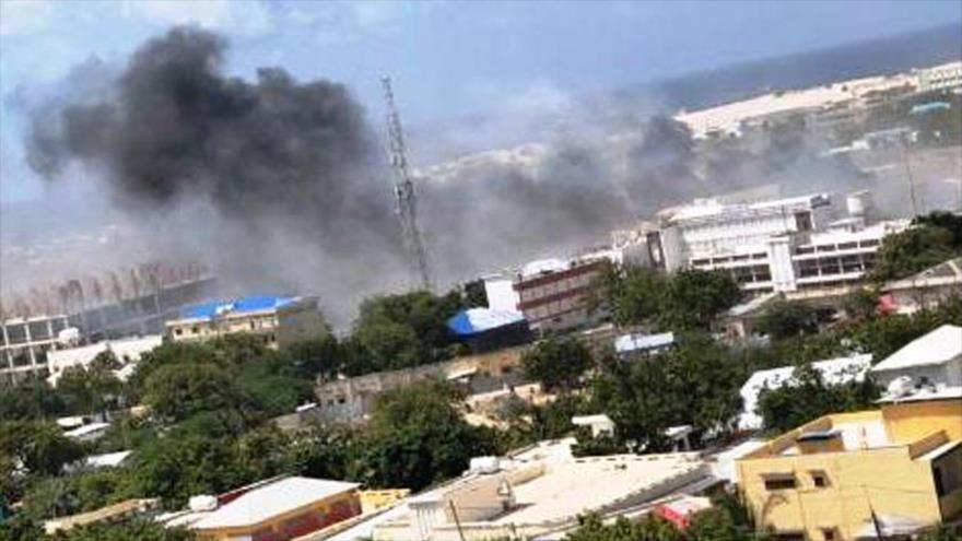 Seis muertos en atentado contra alcaldía de la capital de Somalia