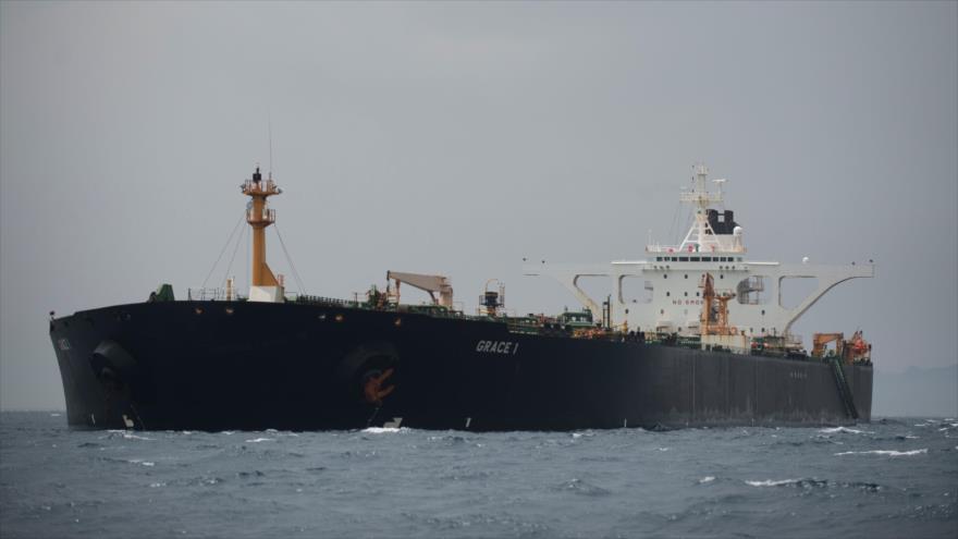 El petrolero Grace 1, retenido por el Reino Unido, frente a las costas de Gibraltar, 6 de julio de 2019. (Foto: AFP)