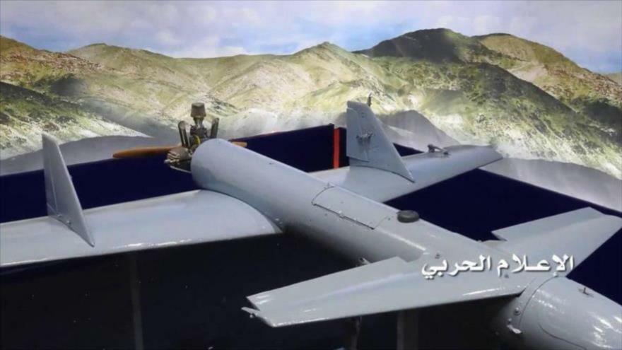 El movimiento popular yemení Ansarolá estrena un nuevo dron de asalto, de fabricación propia.
