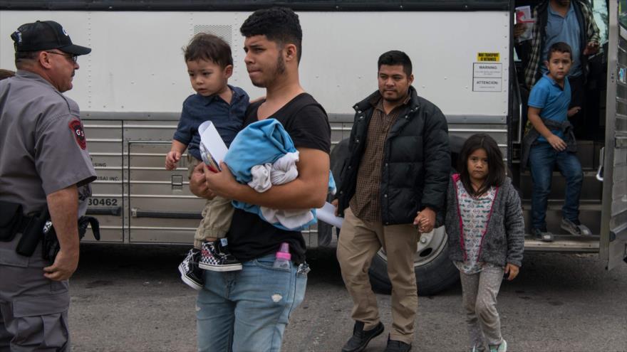Migrantes centroamericanos llegan a Texas, sur de EE.UU., 12 de junio de de 2019. (Foto: AFP)