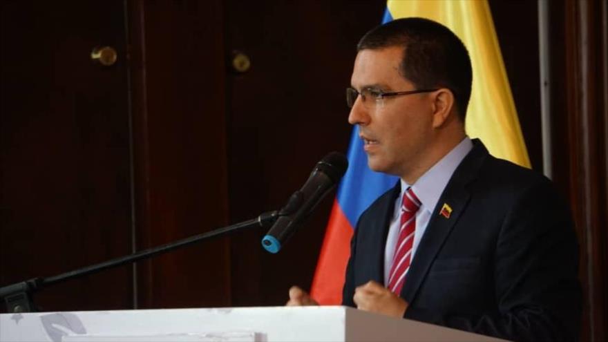 El canciller venezolano, Jorge Arreaza, habla en una conferencia de prensa celebrada en Caracas (capital), el 22 de julio de 2019.