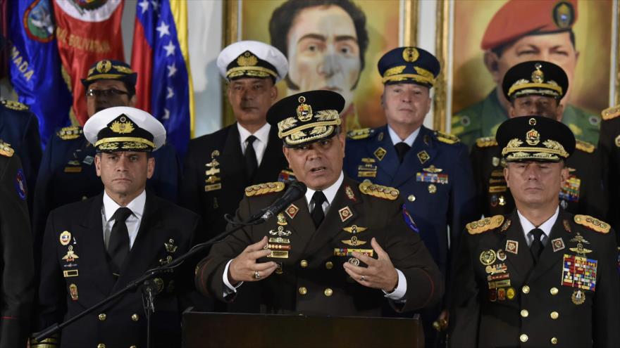 El ministro de Defensa de Venezuela, Vladimir Padrino López, en una rueda de prensa en Caracas, capital de Venezuela, 24 de enero de 2019. (Foto: AFP)