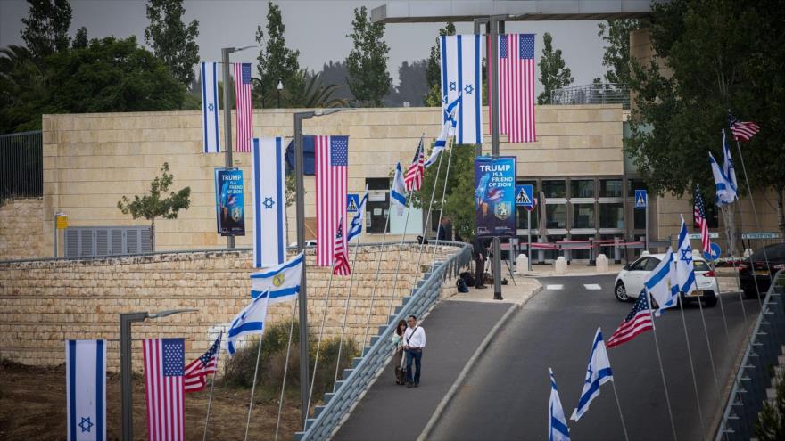 Fachada de la embajada de EE.UU. en Al-Quds (Jerusalén) antes de su inauguración, 13 de mayo de 2018.