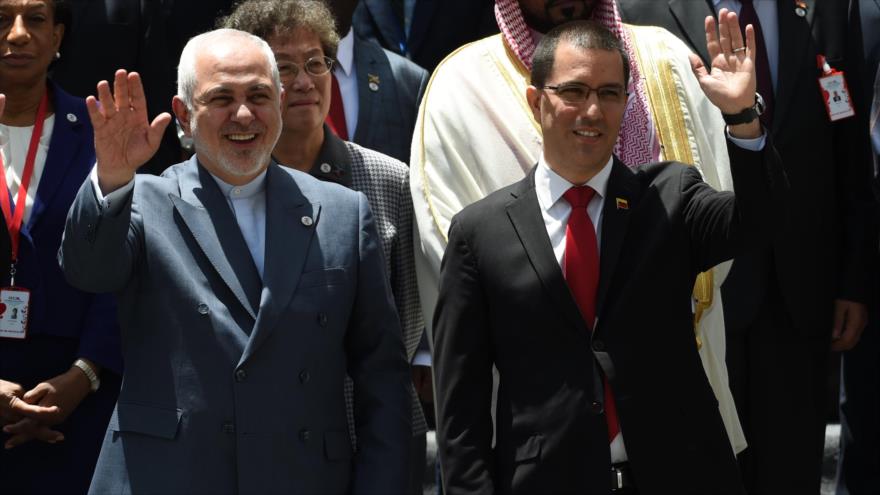 El canciller iraní, Mohamad Yavad Zarif (izda.) y su homólogo venezolano, Jorge Arreaza, en Caracas, Venezuela, 20 de julio de 2019. (Foto: AFP)