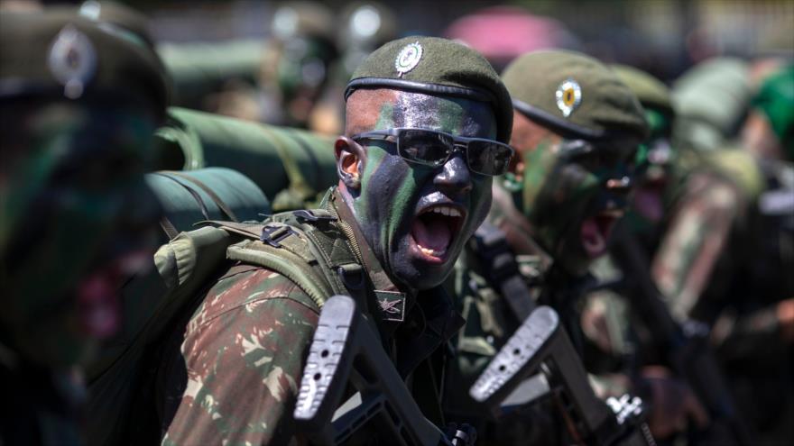 Fuerzas Armadas de Brasil en un desfile militar, celebrado en Río de Janeiro, el 7 de septiembre de 2018. (Foto: AFP)