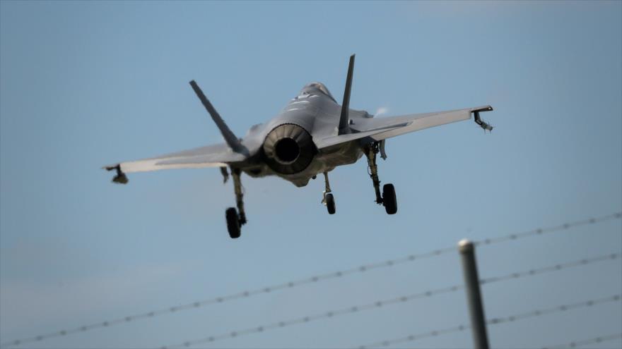 Un caza F-35 durante una maniobra militar en la base aérea de Payerne en Suiza, el 7 de junio de 2019. (Foto: AFP)