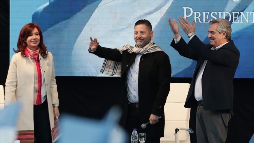 La expresidenta Cristina Fernández y el candidato a la Presidencia de Argentina Alberto Fernández (dcha.), en un mitín, 25 de mayo de 2019. (Foto: AFP)