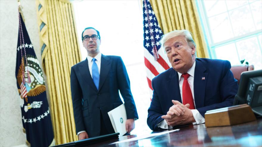 El presidente de EE.UU., Donald Trump (dcha.), y su secretario del Tesoro, Steven Mnuchin, La Casa Blanca, 24 de junio de 2019. (Foto: APF)