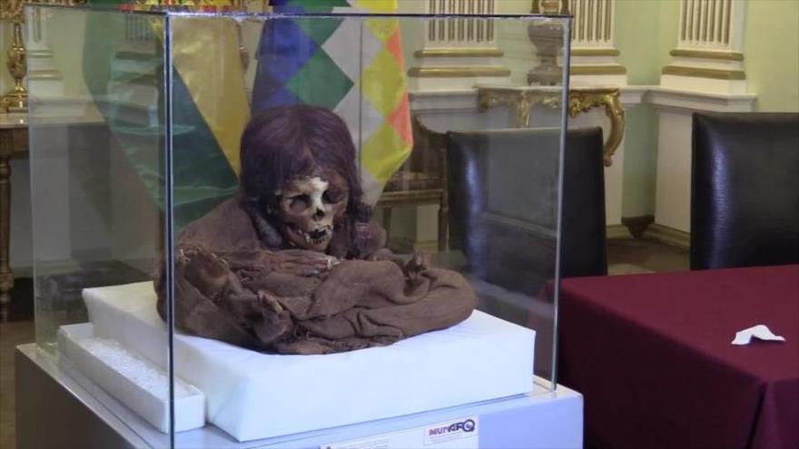 La momia de una niña de ocho años perteneciente al período prehispánico recuperada por Bolivia desde EE.UU.