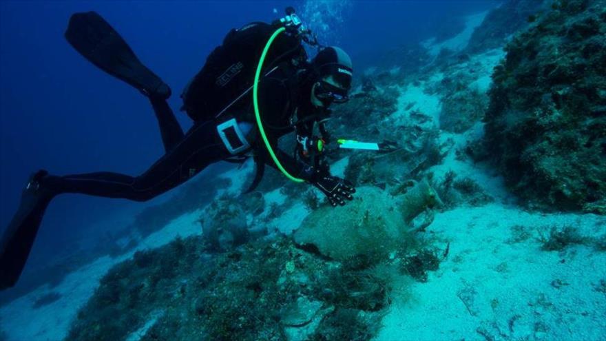 Un equipo arqueológico halla los restos de un gigante barco de hace más de 2000 años.