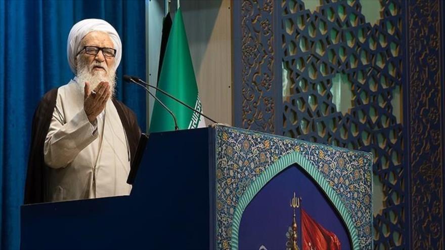 El ayatolá Mohamad Ali Movahedi Kermani, ofrece el sermón del rezo del viernes en Teherán (capital persa), 9 de agosto de 2019. (Foto: Tasnim)