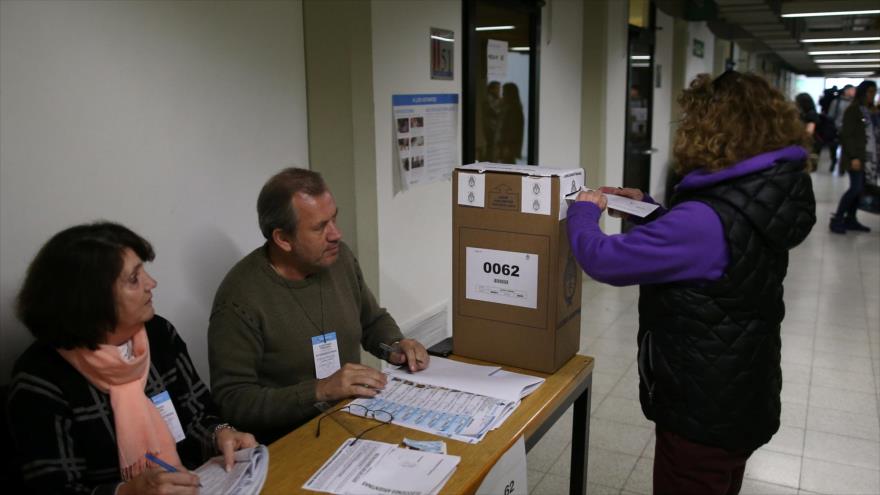 Comienza votación para primarias presidenciales en Argentina 